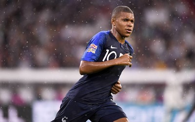 正大体育热议-埃德森训练中模仿舒梅切尔